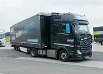=MB Actros von  mts-logistic  verlässt den Parkplatz an der A 7