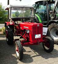 =IHC 322, gesehen auf dem Ausstellungsgelände der Fendt-Freunde Bad Bocklet im Juni 2018