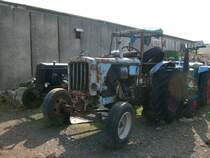 Er hat bestimmt schon bessere Zeiten gesehen. Dieser John Deere Schlepper stand etwas versteckt auf dem Gel�nde des H�ndlers