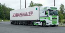 =DAF XF mit Schwarzmüller-Auflieger rastet im Juni 2018 an der E 46