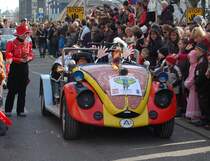 Dieser etwas umgebaute VW-Kafer ging mit
der Nummer 25 beim Linzer Faschingsumzug
am 07.02.2009 an den Start.