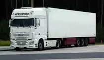=DAF XF-Sattelzug rastet im Juni 2018 an der A 7