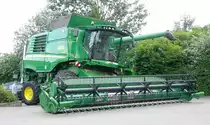 =John Deere T 660 i steht bei der Traktorenausstellung  Ahle Bulldogge us Angeschbach oh Lannehuse  in Angersbach im Juni 2018