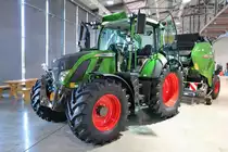 Fendt Vario 516 am 28.08.18 im Fendt Forum Marktoberdorf 