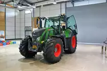Fendt Vario 724 am 28.08.18 im Fendt Forum Marktoberdorf 