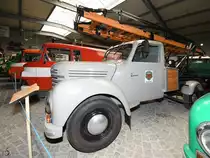 Ein Framo Barkas V901/2 mit Drehleiter steht im Sächsischen Nutzfahrzeugmuseum Hartmannsdorf. (August 2018)