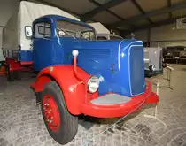 Ein Mercedes-Benz 312 A steht im Sächsischen Nutzfahrzeugmuseum Hartmannsdorf. (August 2018)