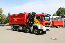 Feuerwehr Kempten MAN TGS WLF mit AB Logistik (Florian Kempten 1/36/3) am 29.08.18 im Kempten Hauptfeuerwache bei einem Fototermin 