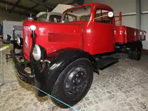 Ein Mercedes-Benz L3000 S steht im Sächsischen Nutzfahrzeugmuseum Hartmannsdorf. (August 2018)