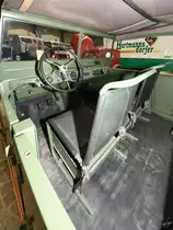 Der spartanische Innenraum des Geländewagens IFA P2M. (Sächsisches Nutzfahrzeugmuseum Hartmannsdorf, August 2018)