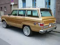 Profilansicht eines Jeep Grand Wagoneer beim 10. Dukes of Downtown am 01.09.2018 in Essen-Rüttenscheid.