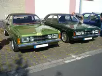 Zweit tolle Ford Taunus TC Limousinen parken beim 4. Ford Event in Krefeld am 02.09.2018 einträchtig nebeneinander.