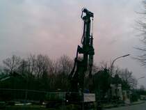 Ein Sennebogen Bohrer in Elmshorn bei dem Bau eines Hauses