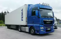 =MAN TGX mit PEMA-Auflieger rastet im Juni 2018 an der A 7