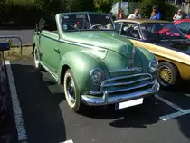 Ford Taunus de Luxe Cabriolet aus dem Jahr 1950. Der G93A (so die offizielle Werksbezeichnung) wurde bei Deutsch/Köln umgebaut. Ein solches Cabriolet schlug im Jahr 1950 mit einem Kaufpreis von DM 8.590,00 zu Buche. Der Vierzylinderreihenmotor hat einen Hubraum von 1.172 cm³ Hubraum und leistet 34 PS. 4. Ford Event am 02.09.2018 in Krefeld.