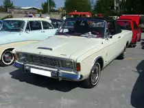 Ein Ford Taunus P7a Cabriolet, wie es in den Jahren 1967 und 1968 in äußerst kleinen Stückzahlen von der Kölner Karosseriefabrik Deutsch umgebaut wurde. Meines Wissens wurden die Cabriolets nur mit dem 2.0l und 2.3l V6-motor ausgeliefert. 4. Ford Event am 02.09.2018 in Krefeld.