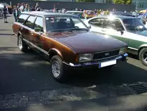 Ford Taunus TC2 2.0GL als fünftüriger  Turnier  (Werksintern GBFS genannt). Der TC2 wurde 1976 als Nachfolger des  Knudsen  Taunus vorgestellt. Für ein solches fünftüriges Kombimodell mit dieser Motorisierung musste man mindestens DM 16.320,00 auf die Theke des Ford-Händlers legen. Angetrieben wird der Wagen von einem V6-motor, der aus 1999 cm³ Hubraum 90 PS leistet. 4. Ford Event am 02.09.2018 in Krefeld.