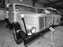 Ein LKW IFA S4000-I-Z steht im Sächsischen Nutzfahrzeugmuseum Hartmannsdorf. (August 2018)