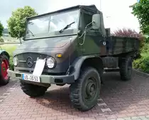 =Unimog steht bei der Traktorenausstellung  Ahle Bulldogge us Angeschbach oh Lannehuse  in Angersbach im Juni 2018