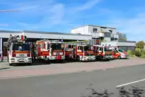 Feuerwehr Neu-Isenburg MAN Teleskopmast 32 (Florian Isenburg 1-38-1), MAN TGM HLF20 (
Florian Isenburg 1-46-1), MAN DLK 23/12 (Florian Isenburg 1-30-1), MAN City LF (Florian Isenburg 1-49-1) und VW T5 ELW1 (Florian Isenburg 1-11-1) am 08.08.18 beim Tag der offenen Tür 