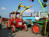 Universal 445 stand nach dem Wettpfl�gen noch beim Oldtimer und Scheppertreffen in Schellenberg