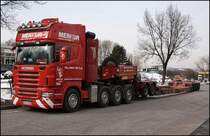 SCANIA R620 \8/ des Schwerlastunternehmen MERKUR. Am Nachmittag des 19.02.2009 wartet der Transport auf die bevorstehende Nacht.

