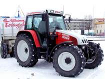 Steyr9094 karrt den Wagen der Altheimer Faschingsgilde auf´s Messegl�nde in Ried i.I.; 090215