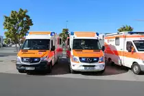 Zwei Mercedes Benz Sprinter RTW am 16.09.18 bei einer Katastrophenschutzübung in Rödermark Urberach. Der linke von den Johanniter und der rechte von Eigenbetrieb Rettungsdienst Kreis Offenbach 