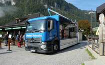 MB Actros vom Hofbräuhaus Berchtesgaden steht zur Entladung in Königsee, 09-2018