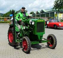=11er Deutz auf dem Weg zur Traktorenausstellung  Ahle Bulldogge us Angeschbach oh Lannehuse  in Angersbach im Juni 2018