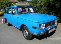 =Wartburg 353 Tourist, Bj. 1969, 50 PS, ausgestellt bei Blech & Barock im Juli 2018 auf dem Gelände von Schloß Fasanerie bei Eichenzell,