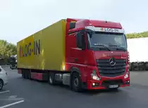 =MB Actros der Spedition LOG IN verlässt einen Rastplatz an der A 3 im September 2018