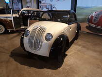 Steyr Typ 55  Baby , gebaut von 1938 bis 1940. Das  Baby  war der österreichische Volkswagen. 1936 wurde der Wagen als Typ 50 vorgestellt. Der Vierzylinderboxermotor leistet aus einem Hubraum von 1.158 cm³ 25,5 PS. Es wurden ca. 13.000 Babys produziert. Der Wagen wurde auch im Deutschen Reich zum Preis von RM 2950,00 angeboten. Zylinderhaus Bernkastel Kues am 27.09.2018.