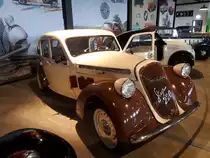 Frontansicht einer Steyr Typ 220 Limousine. 1937 - 1941. Zylinderhaus Bernkastel-Kues am 27.09.2018.