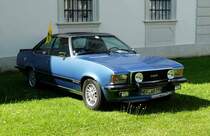 =Opel Commodore GS/E, ausgestellt bei Blech & Barock im Juli 2018 auf dem Gelände von Schloß Fasanerie bei Eichenzell