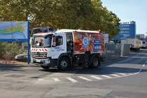 Nagelneue FES Mercedes Benz Atego Kehrmaschine am 29.09.18 in Frankfurt Osthafen 