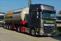 DAF XF Silosattelzug machte am Straenrand Rast am 16.09.2018