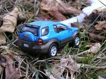 Isuzu Vehicross. Massstab: 1/43. Hersteller: Hongwell/Cararama