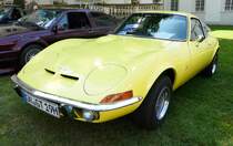 =Opel GT, Bj. 1971, 90 PS, ausgestellt bei Blech & Barock im Juli 2018 auf dem Gelände von Schloß Fasanerie bei Eichenzell