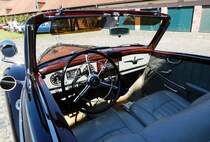 =MB 220-Innenraum, gesehen bei Blech & Barock im Juli 2018 auf dem Gelände von Schloß Fasanerie bei Eichenzell