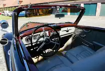 =MB 220-Innenraum, gesehen bei Blech & Barock im Juli 2018 auf dem Gelände von Schloß Fasanerie bei Eichenzell