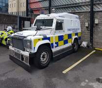 Land Rover Streifenwagen der City Wache Belfast am 22.09.2018 im Hof der Polizei Station.