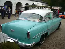 Heckansicht eines 1954´er Chevrolet Series 2400C Bel Air fourdoor Sedan. Oldtimertreffen Schloss Lauersfort in Moers am 03.10.2018.