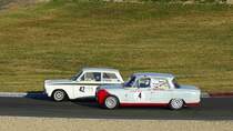 Überholvorgang mitgezogen, Alfa Romeo Giulia TI, ccm 1600, Bj. 1965,und Ford Lotus Cortina, ccm 1593, Bj. 1965 im Rennen 7 - AvD-Tourenwagen- und GT Trophäe, 46. AvD-Oldtimer-Grand-Prix am 11.Aug2018.