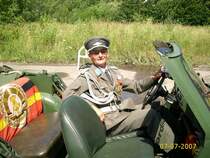 ohne IHN fehlt was in P�tnitz, jahrelanger Mitstreiter unser Major endlich mal bef�rdert zum Oberst in seinem Trabant K�bel<br>
<br>
6. Internatinales Ostblocktreffen am 07.07.07 in P�tnitz