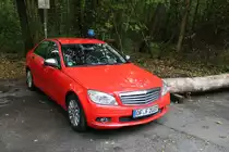 Berufsfeuerwehr Offenbach am Main Mercedes Benz E-Klasse KdoW1 (Florian Offenbach 1-10-1) des Amtsleiter am 03.10.18 beim Tag der offenen Tür des THW Offenbach