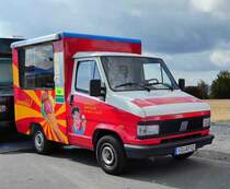 =Fiat Ducato als Eiswagen steht beim Fuldaer Autotag 2018 im August
