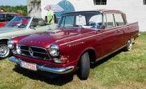 =Borgward P 100 airswing, steht bei Blech & Barock im Juli 2018 auf dem Gelände von Schloß Fasanerie bei Eichenzell