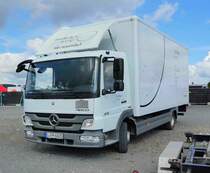 =MB Atego 818 der FULL MOON GROUP, gesehen beim Fuldaer Autotag 2018 im August