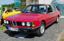 =BMW 735 i, ausgestellt bei Blech & Barock im Juli 2018 auf dem Gelände von Schloß Fasanerie bei Eichenzell